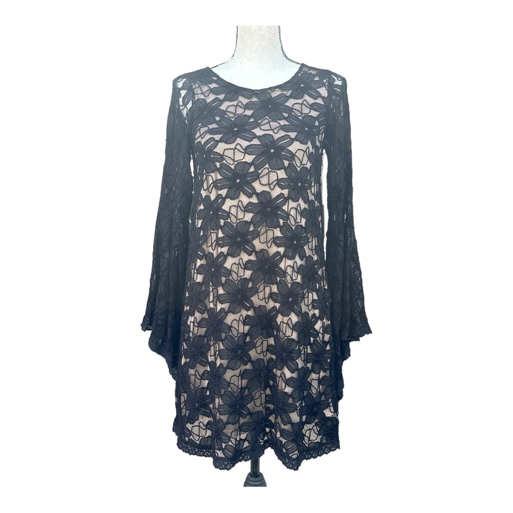 Ble Women‎ Black Lace Lined Mini Dress with Bell Sleeves size Small